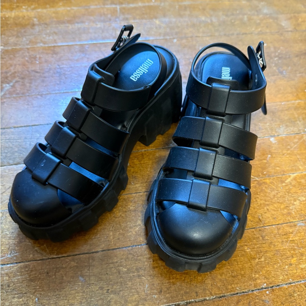 black sandal heels